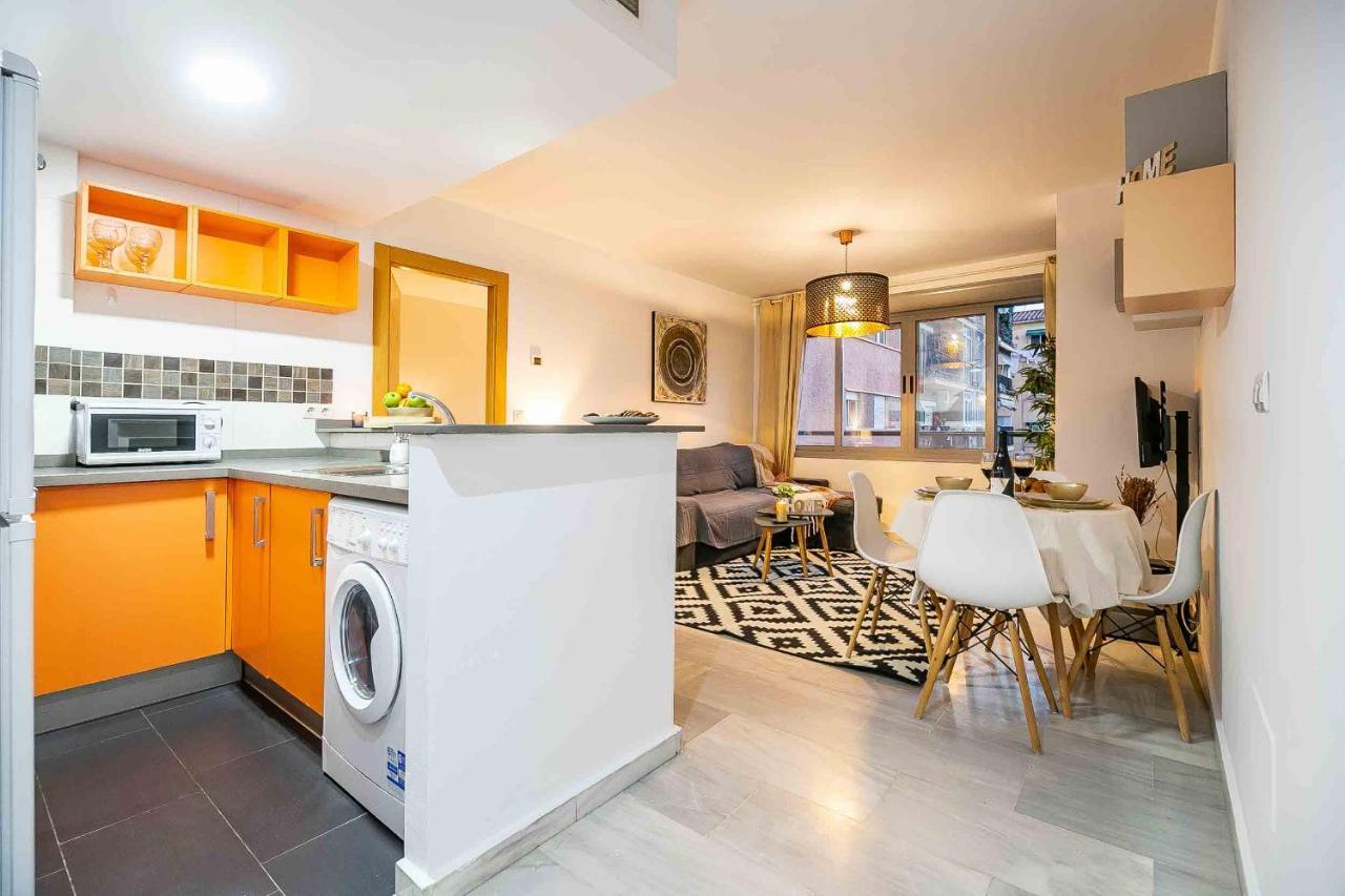 Carlos Haya Beautiful Apartment With Parking Malaga Luaran gambar
